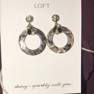 Elegant earrings